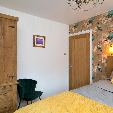 Pass The Keys Modern Coastal Home In Bull Bay Amlwch Esterno foto