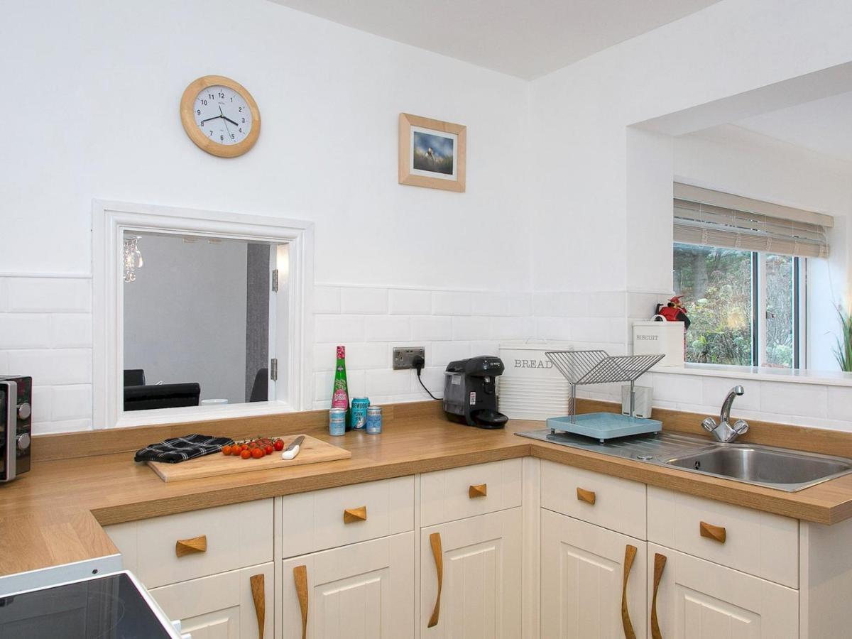 Pass The Keys Modern Coastal Home In Bull Bay Amlwch Esterno foto