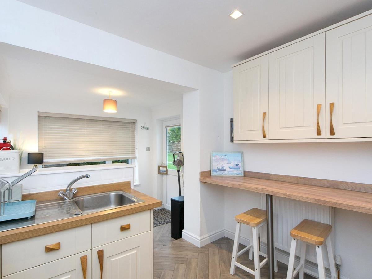 Pass The Keys Modern Coastal Home In Bull Bay Amlwch Esterno foto