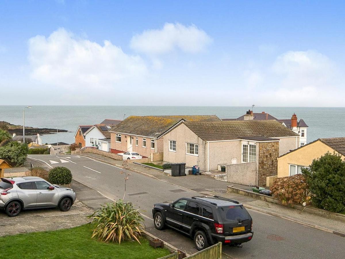 Pass The Keys Modern Coastal Home In Bull Bay Amlwch Esterno foto