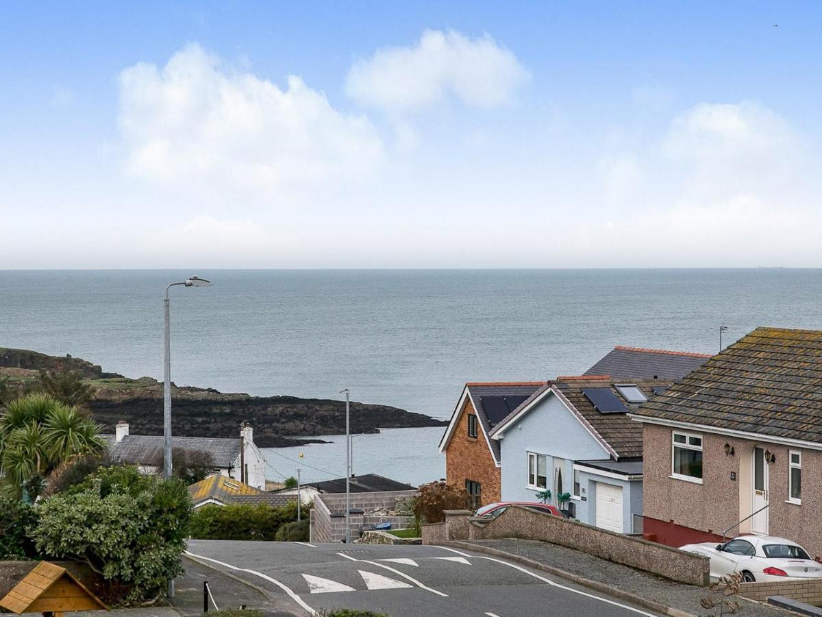 Pass The Keys Modern Coastal Home In Bull Bay Amlwch Esterno foto