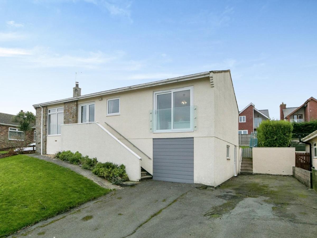 Pass The Keys Modern Coastal Home In Bull Bay Amlwch Esterno foto