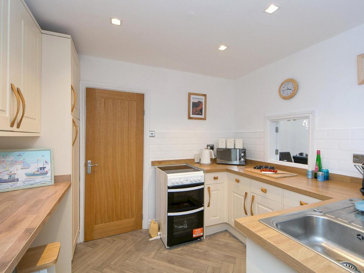 Pass The Keys Modern Coastal Home In Bull Bay Amlwch Esterno foto