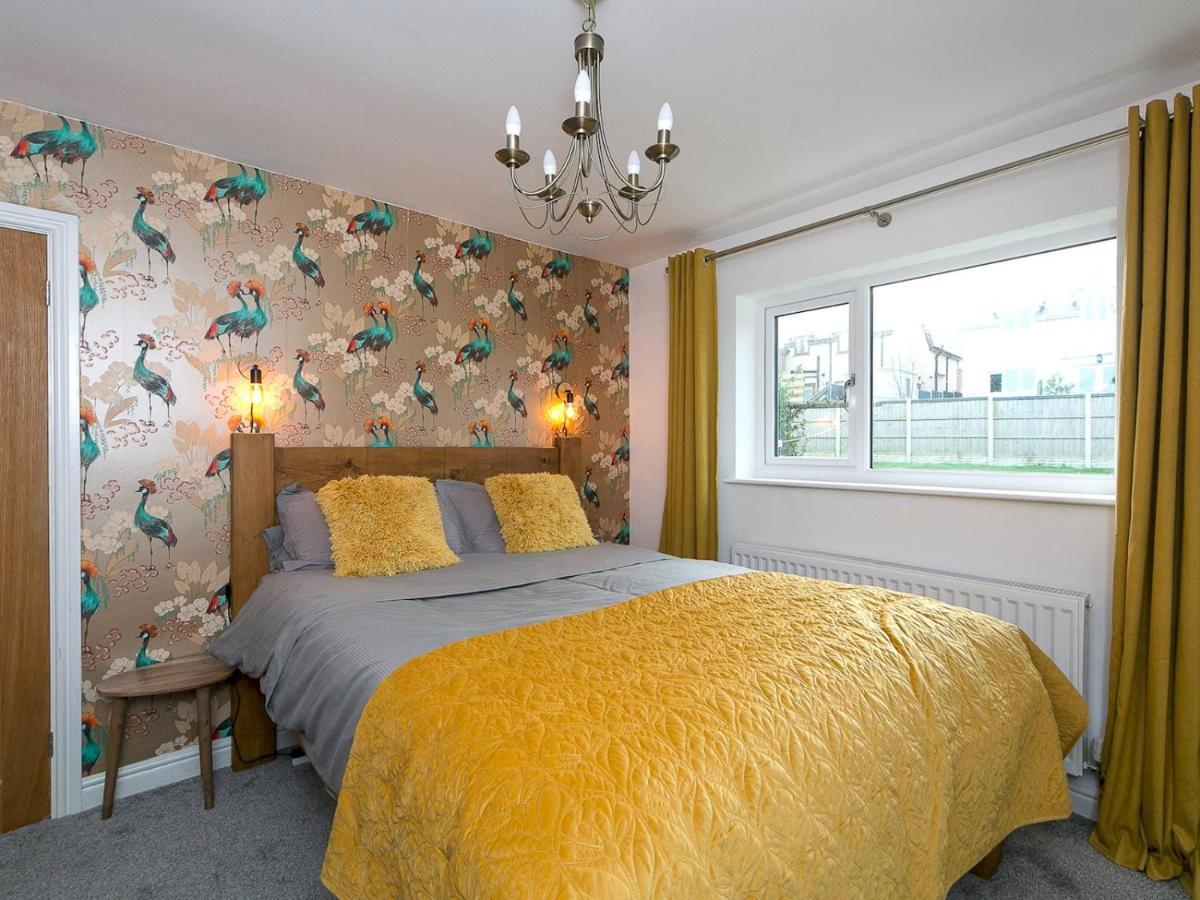 Pass The Keys Modern Coastal Home In Bull Bay Amlwch Esterno foto